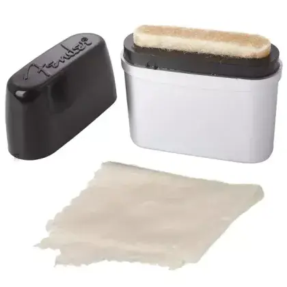 Čistič na struny Fender Speed Slick String Cleaner Hit Sezóny